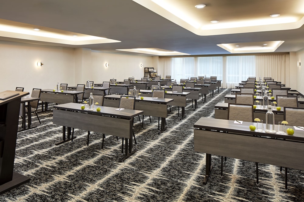 Hyatt Centric Downtown Sacramento 28/34