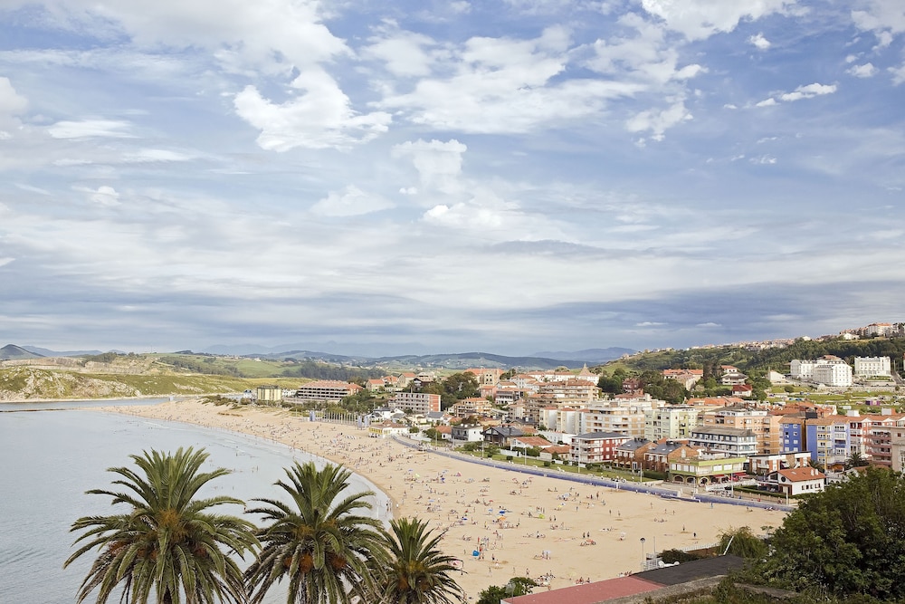 Gran Hotel Suances 30/34