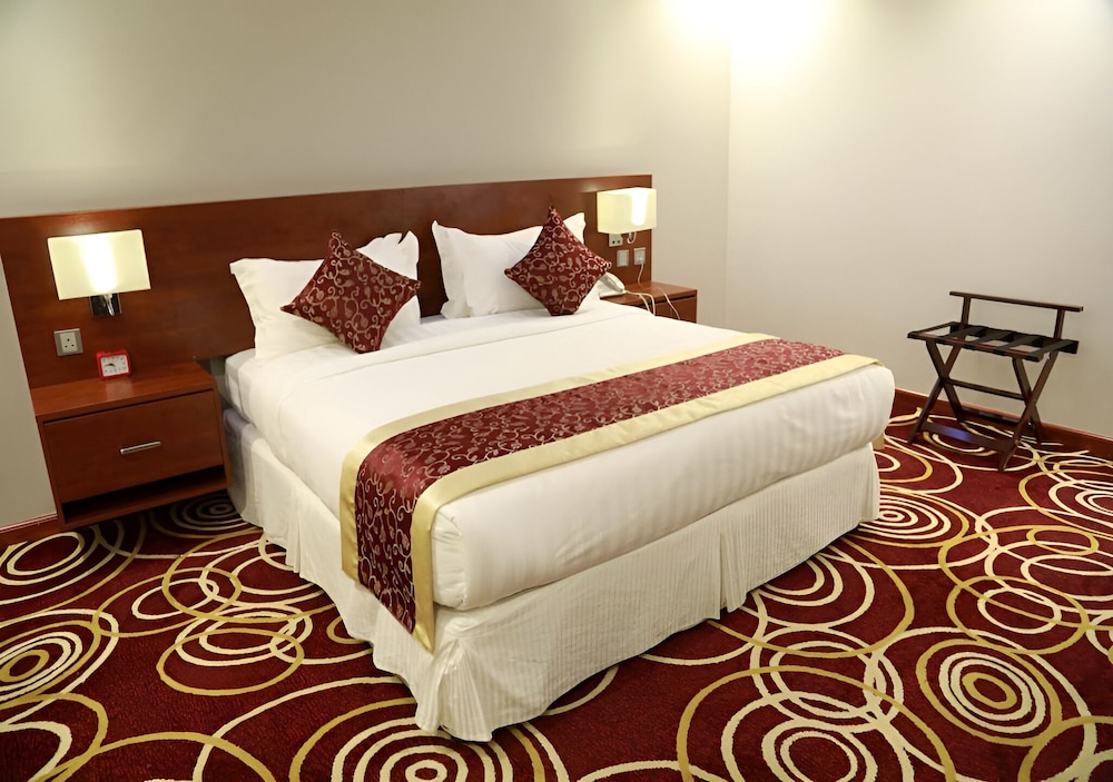 ROOM, DOUBLE BED