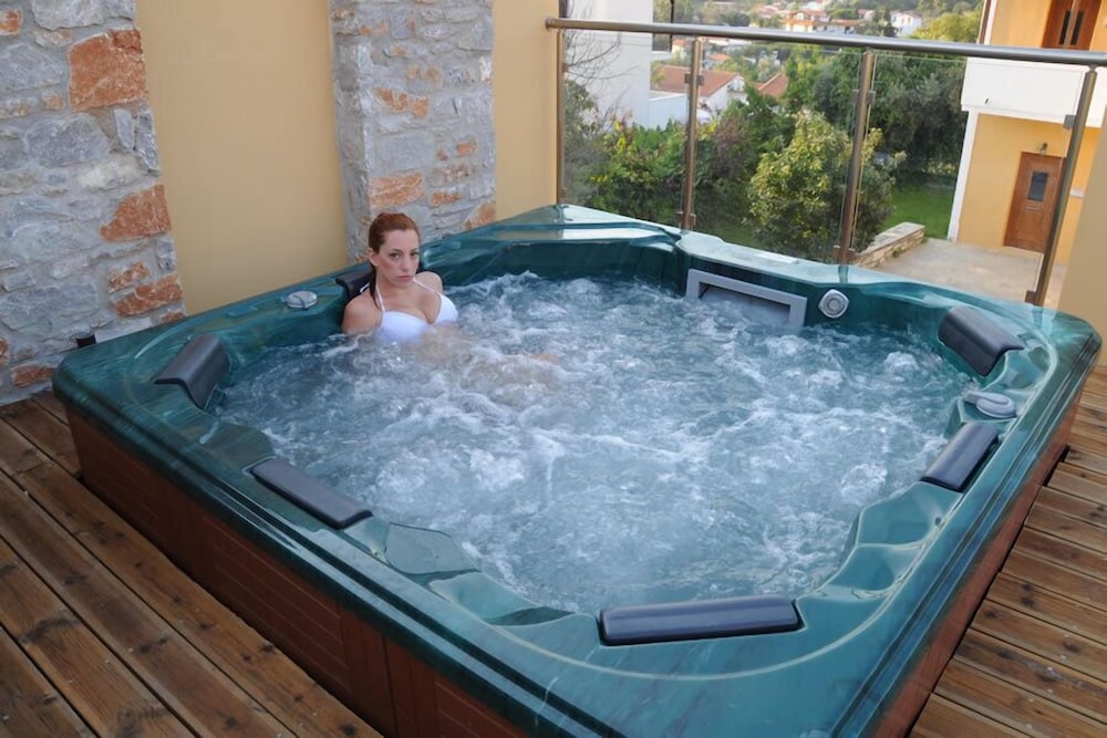 SKIATHOS ISLAND SUITES 25/50