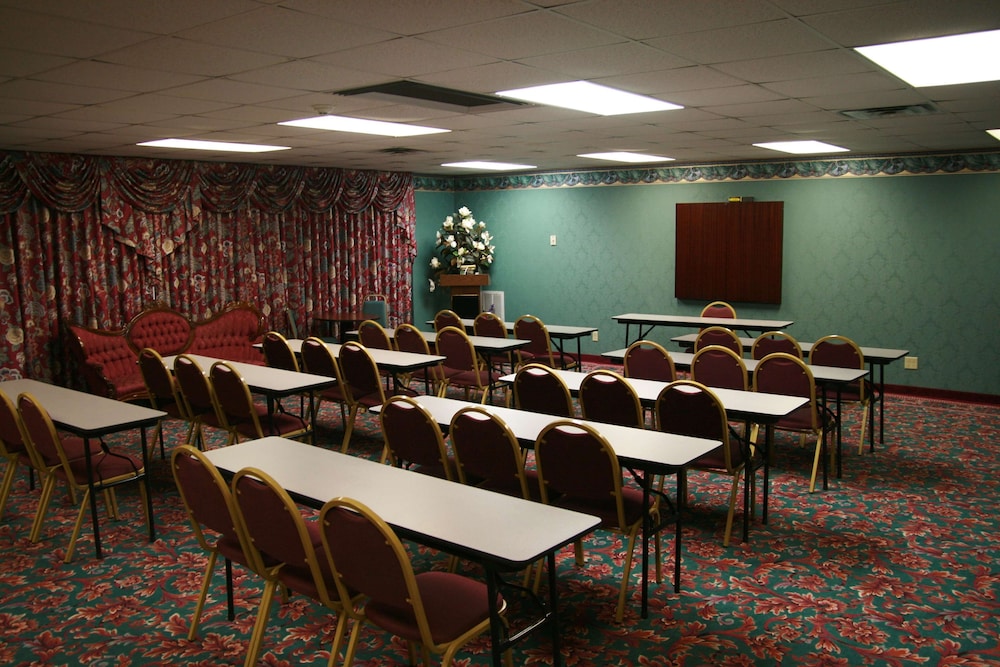 Hampton Inn Russellville 49/53