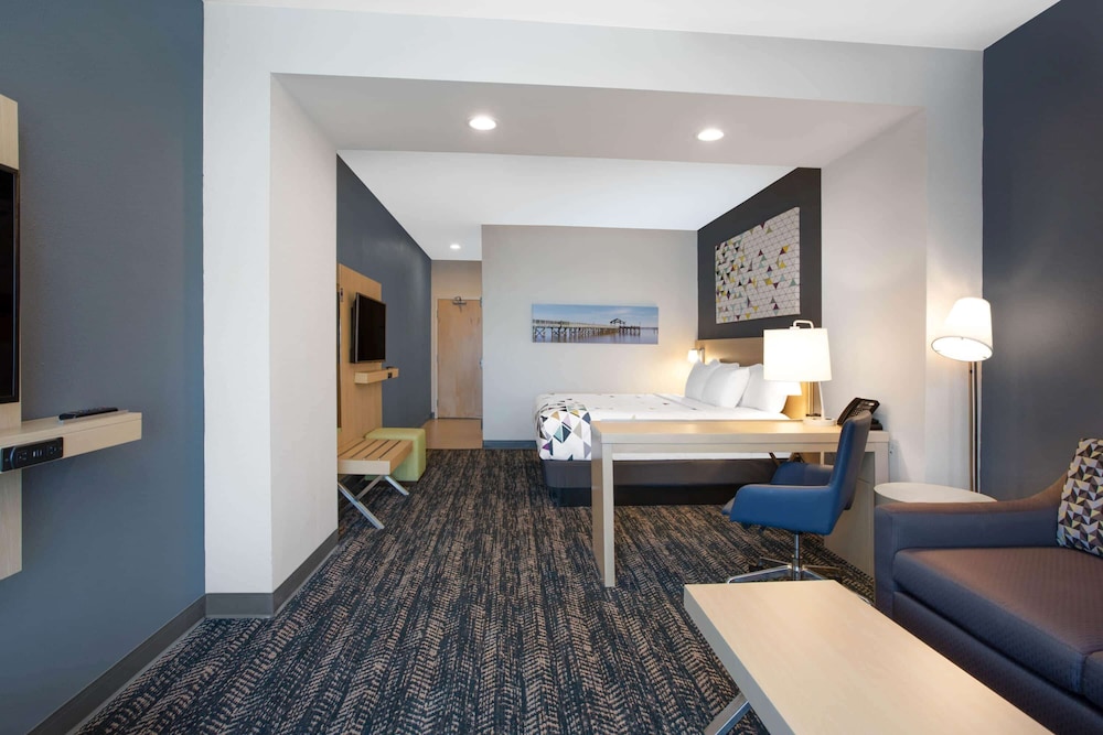 La Quinta Inn & Suites by Wyndham Manassas, VA- Dulles Airport 6/20