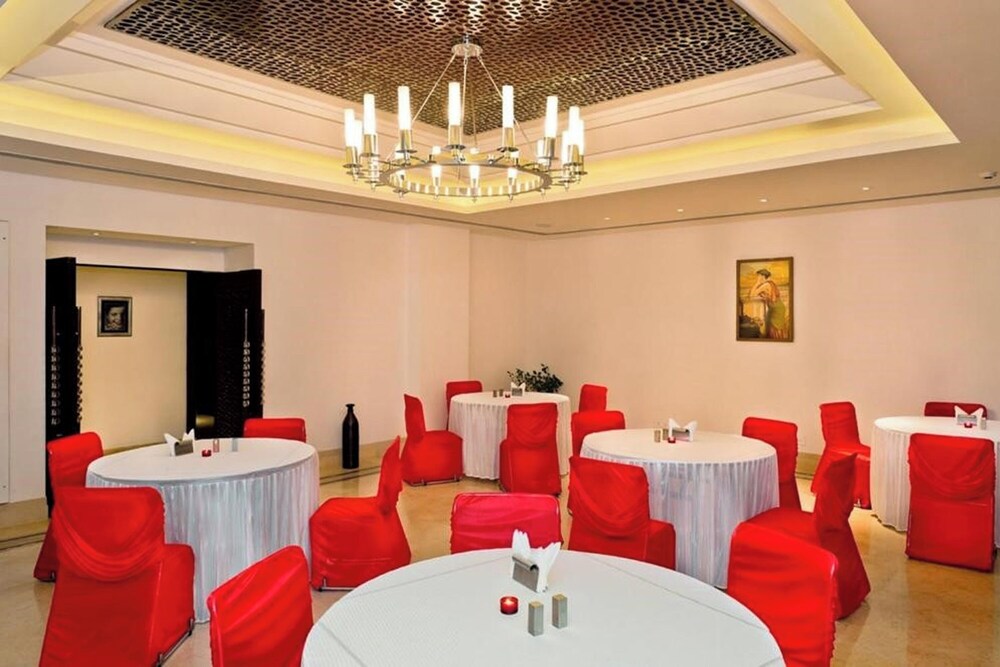 Fabhotel Dior Pink City 36/40