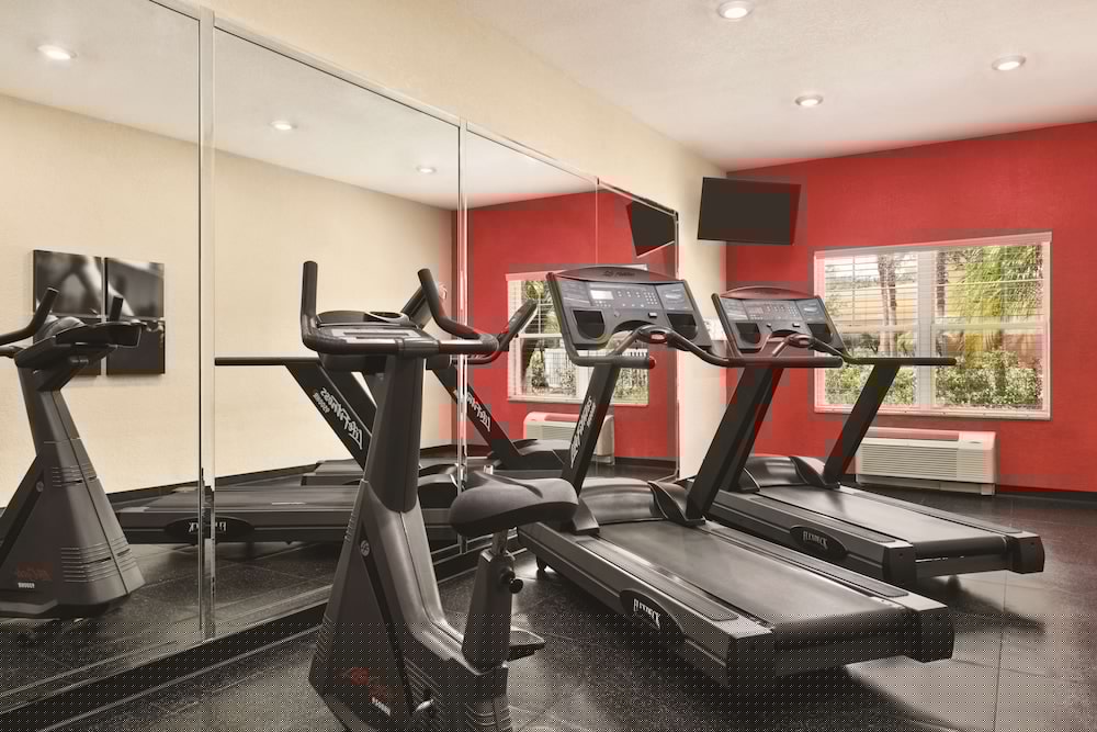 Country Inn and Suites by Radisson Tampa/Brandon FL 23/38