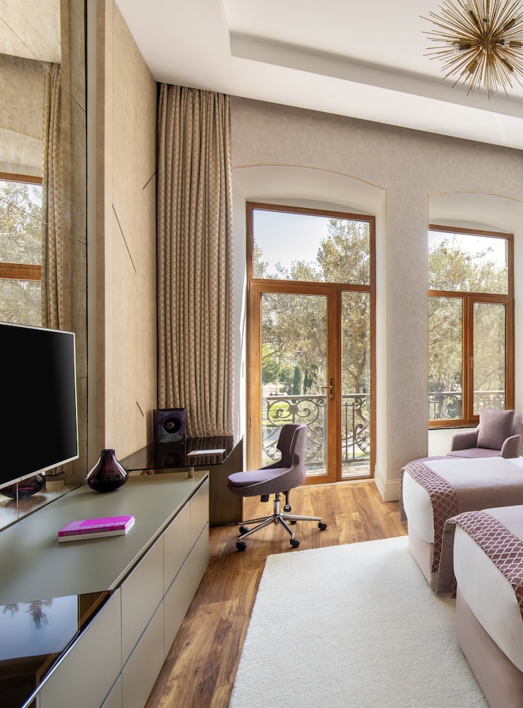 Art Gallery Hotel 13/46