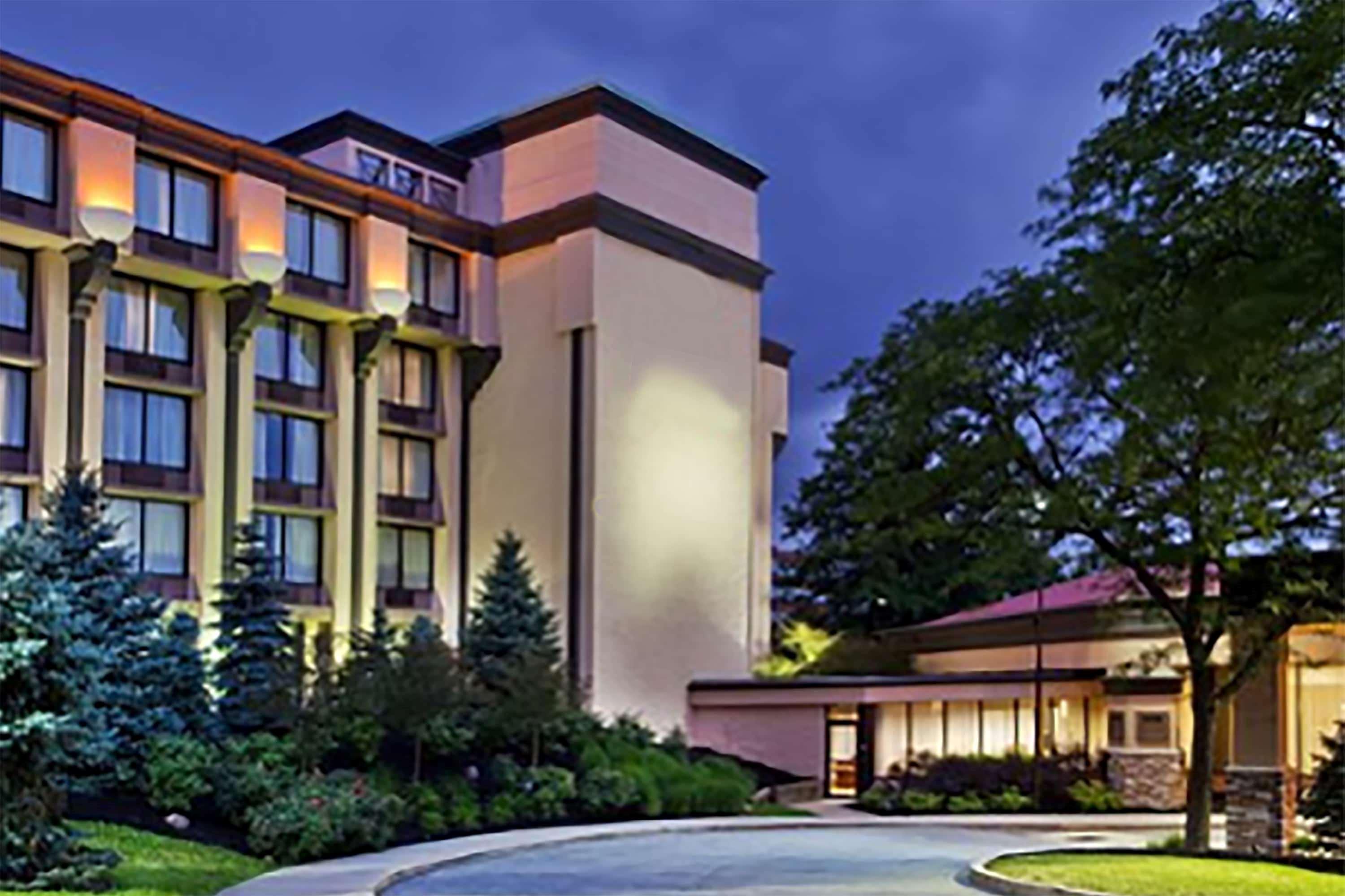 Ramada by Wyndham Cleveland Independence 4/56