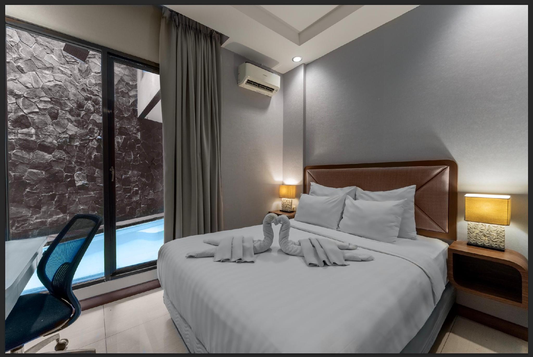 Superior, Double Bed, Pool Access