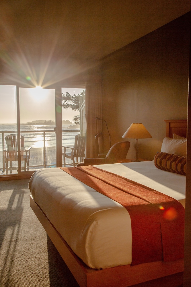 Long Beach Lodge Resort 19/72