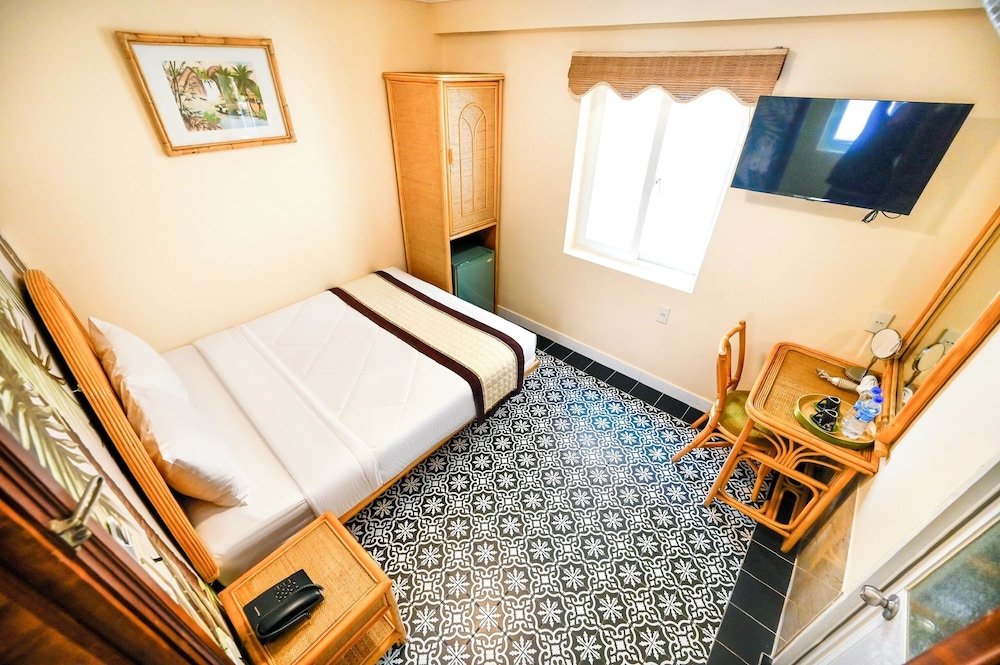 Spring House Hotel 7/64