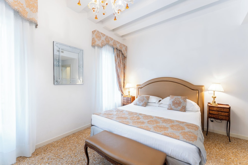 San Teodoro Palace 15/66