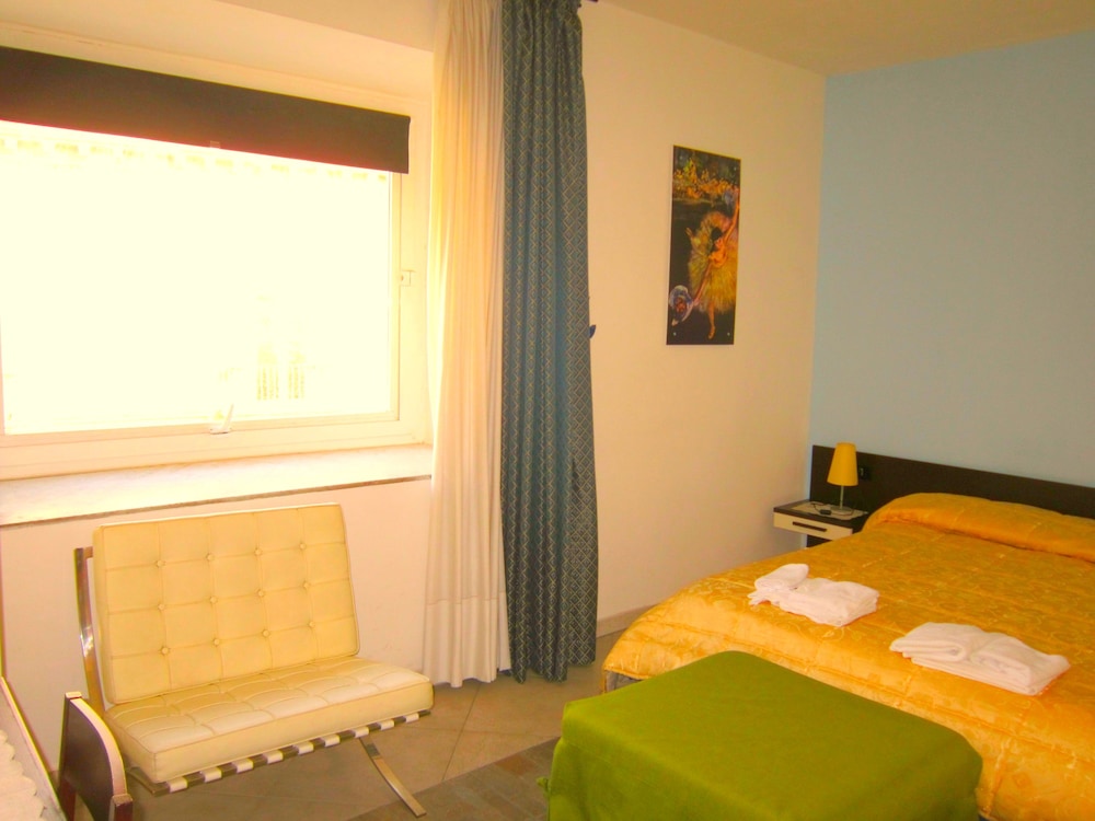 Hotel Maison Degas 25/67