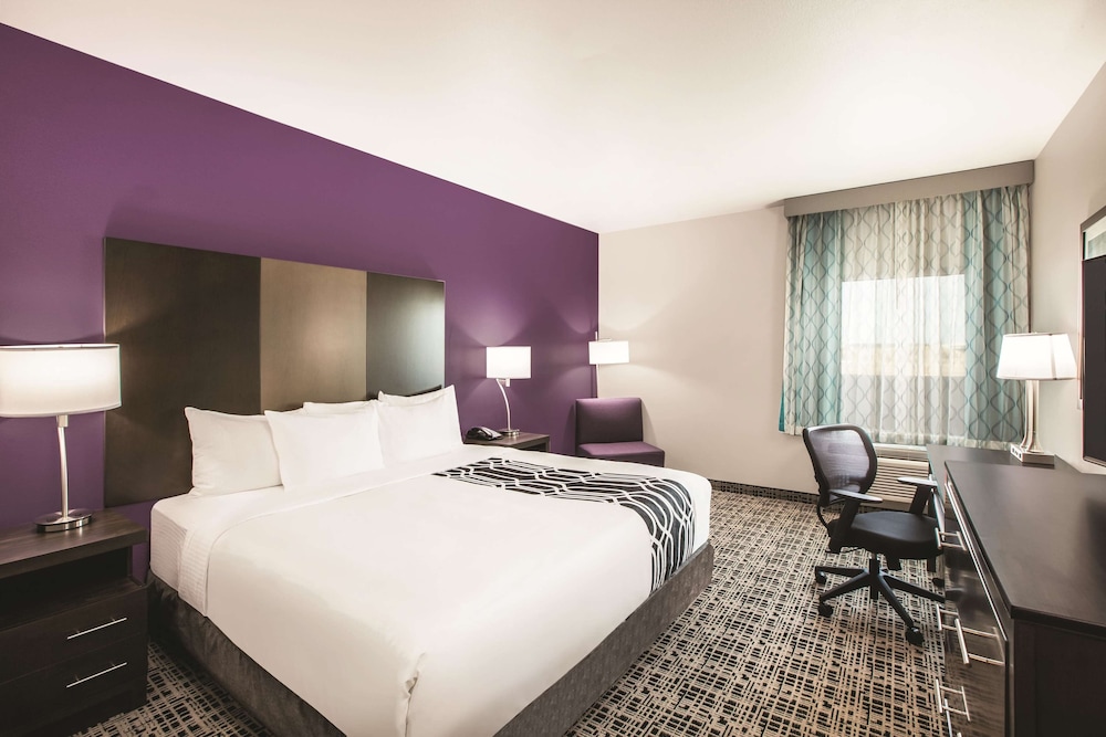 La Quinta Inn & Suites by Wyndham Lubbock South 16/48