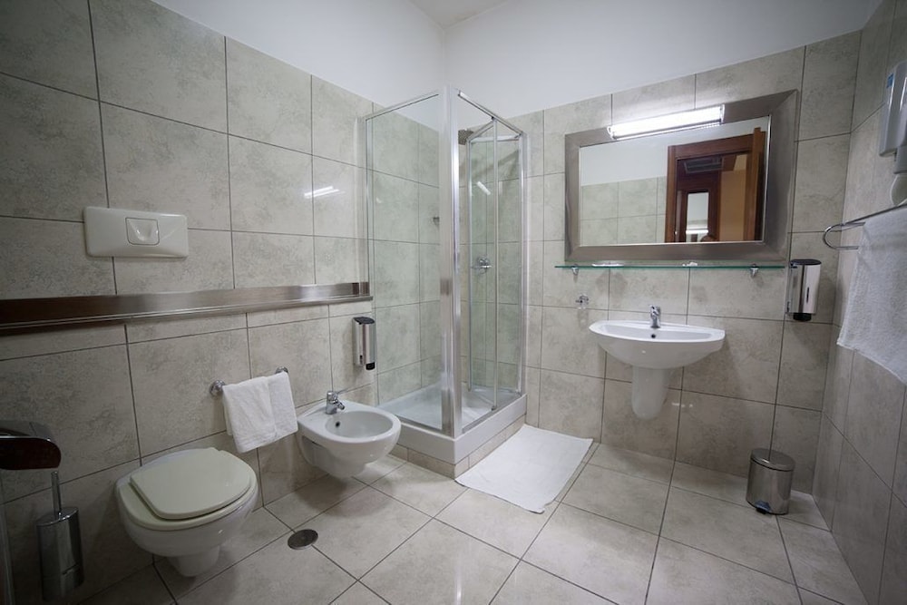 Hotel Artemide 32/36