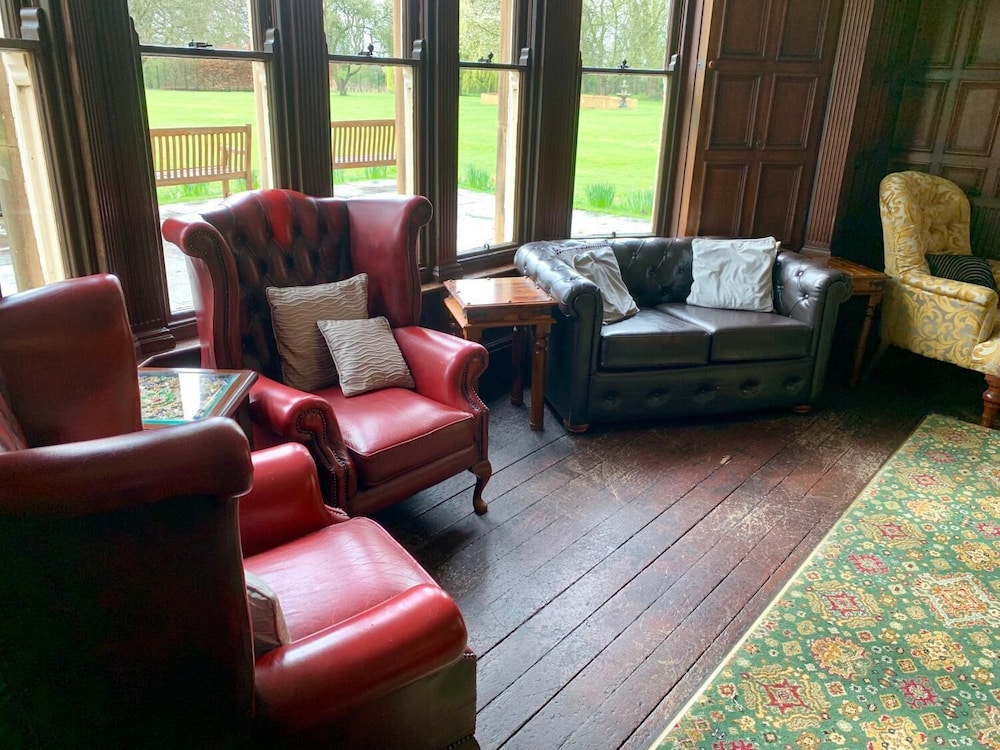 The Old Lodge 22/50