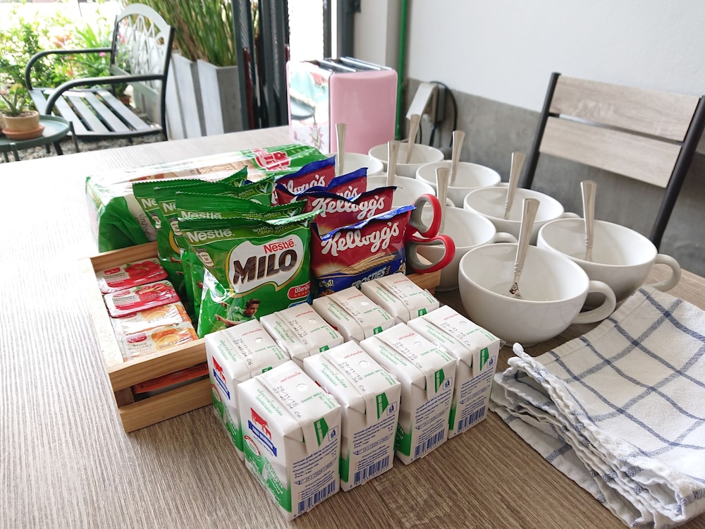 Hybrit Hostel & Cafe 29/37