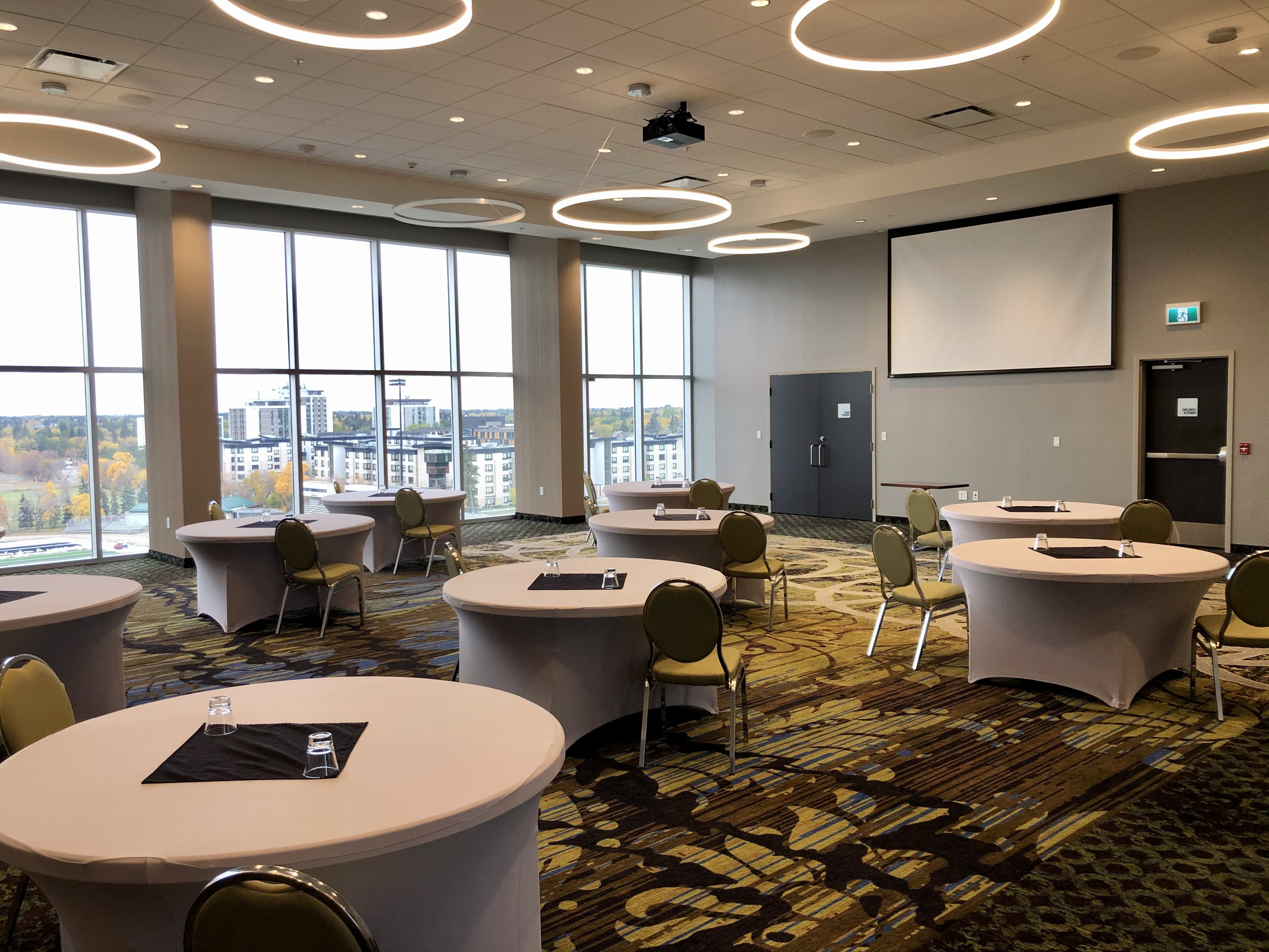 Holiday Inn Express Suites Saskatoon East University 66/78