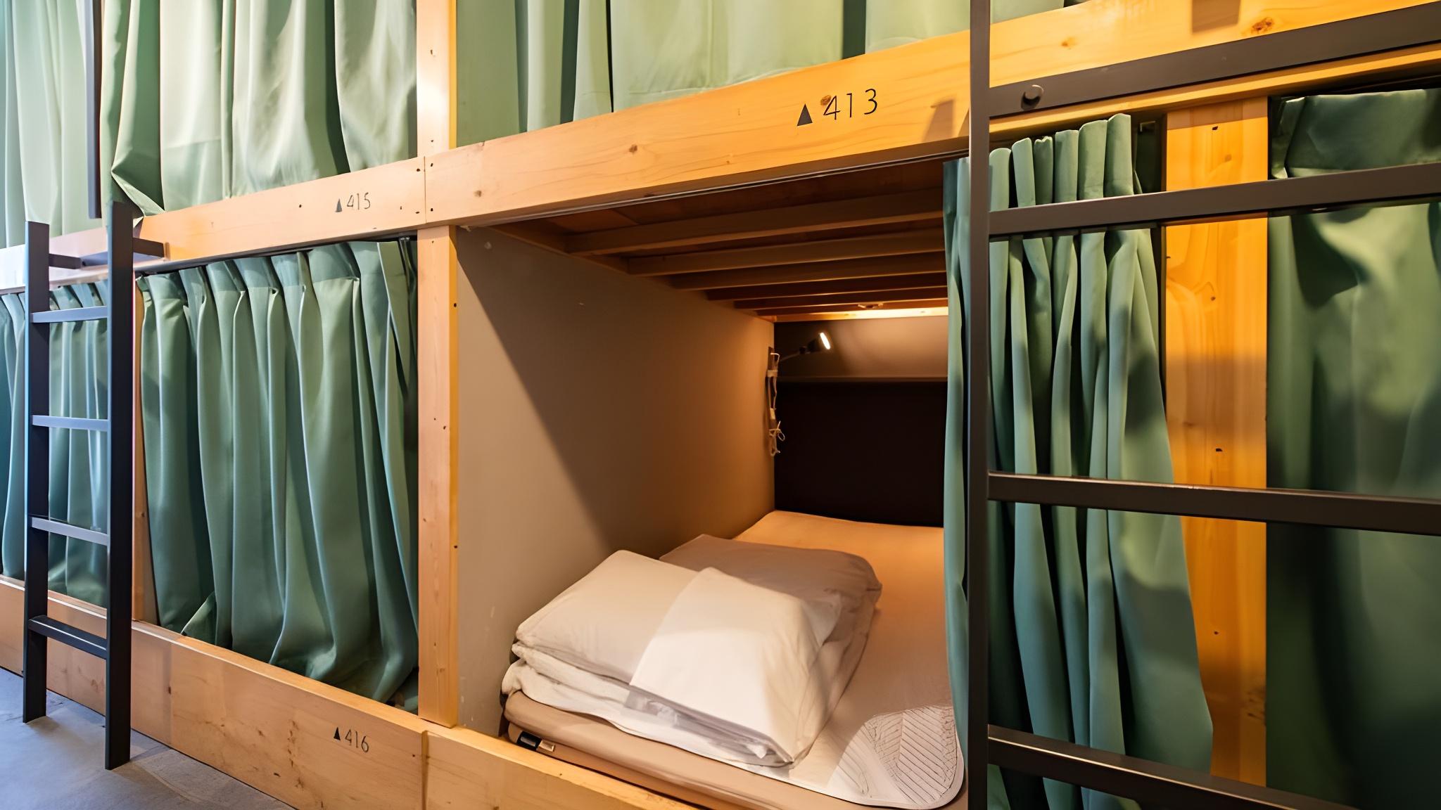 Male Dorm, Male Only, 10 Beds