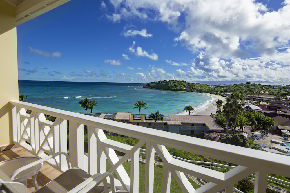 Pineapple Beach Club - Adults Only 6/40