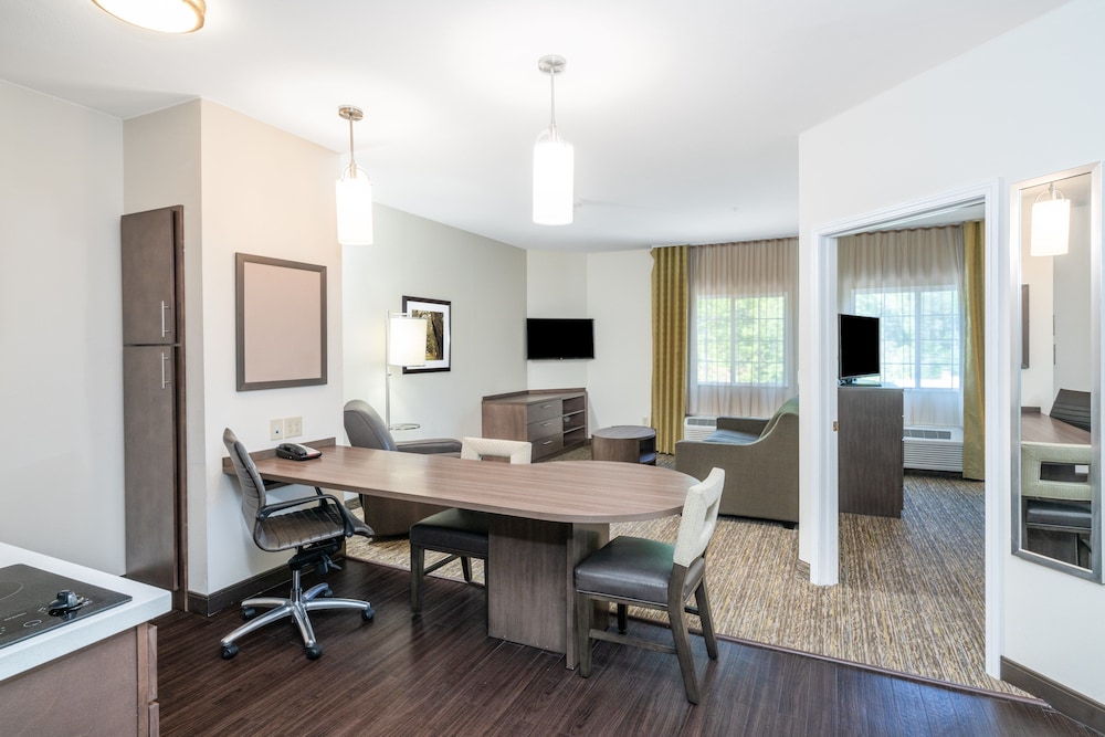 Candlewood Suites Auburn 38/44
