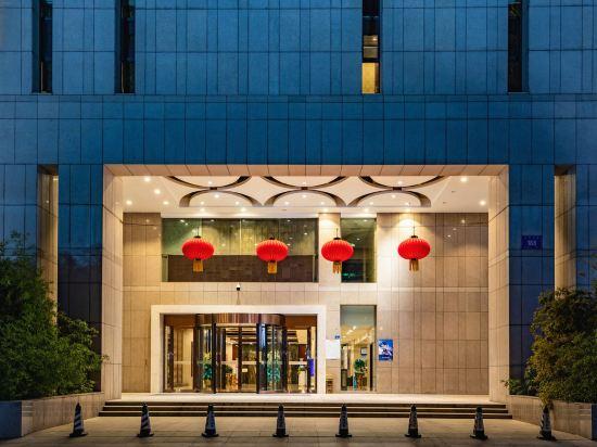Zhenbao Holiday Hotel (Nanjing Olympic Sports Center) 4/28