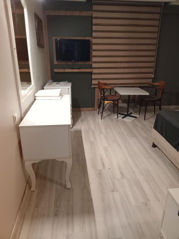 Yilmazel Hotel 48/60