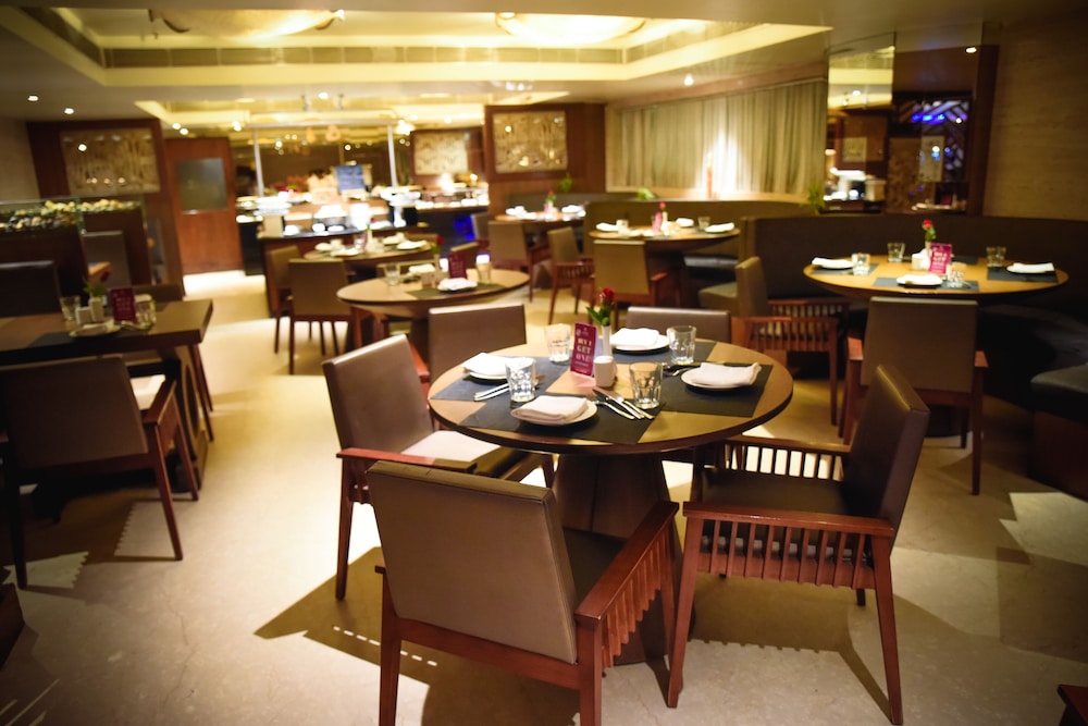Monotel Luxury Business Hotel 38/50