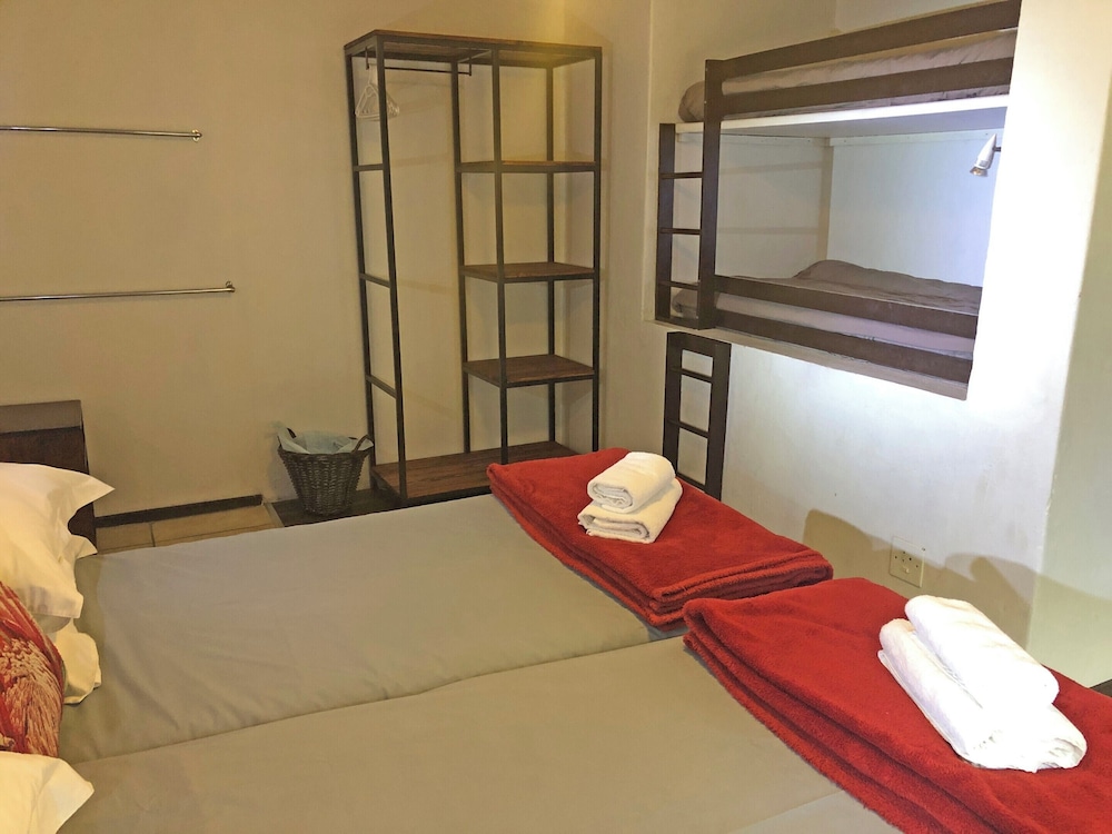 Hills and Dales Accommodation 7/50