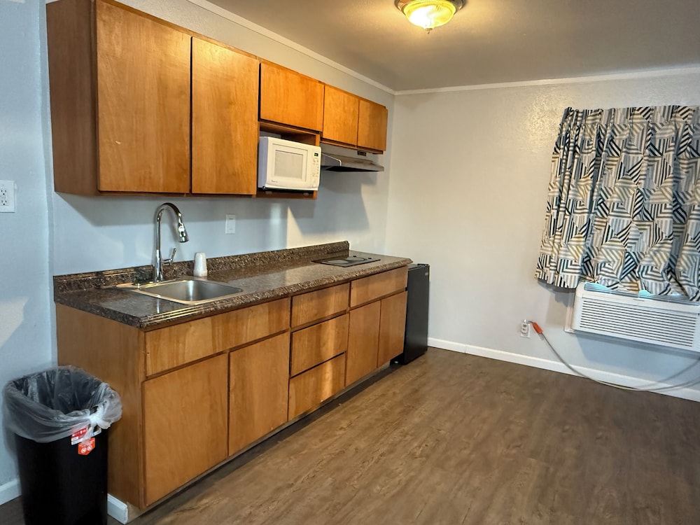 Budget Inn Bend by OYO 3/44