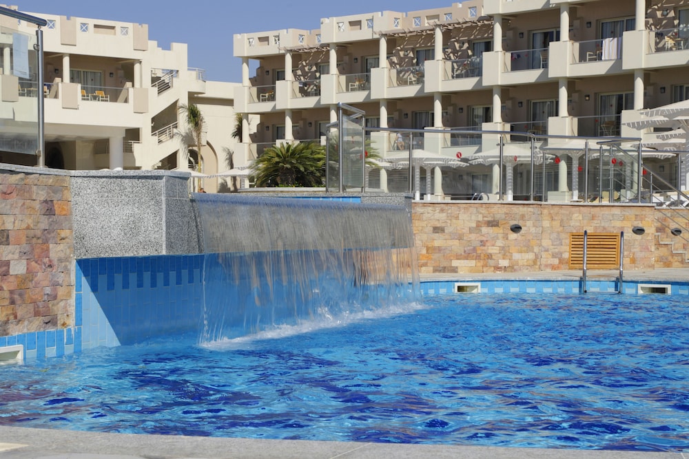 Sirena Beach Resort & Spa 47/50