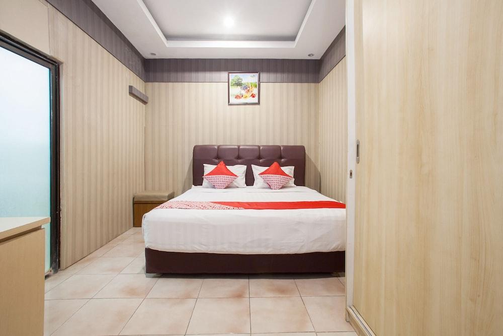 OYO 164 Ang's Residence 17/51