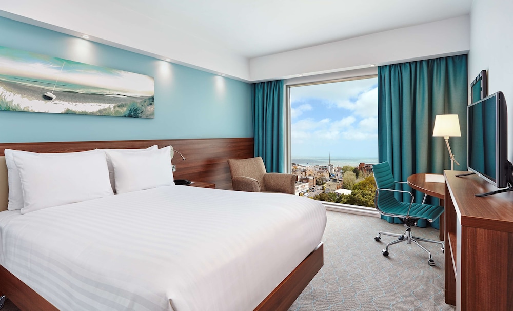 Room at Hampton By Hilton Bournemouth, BOURNEMOUTH