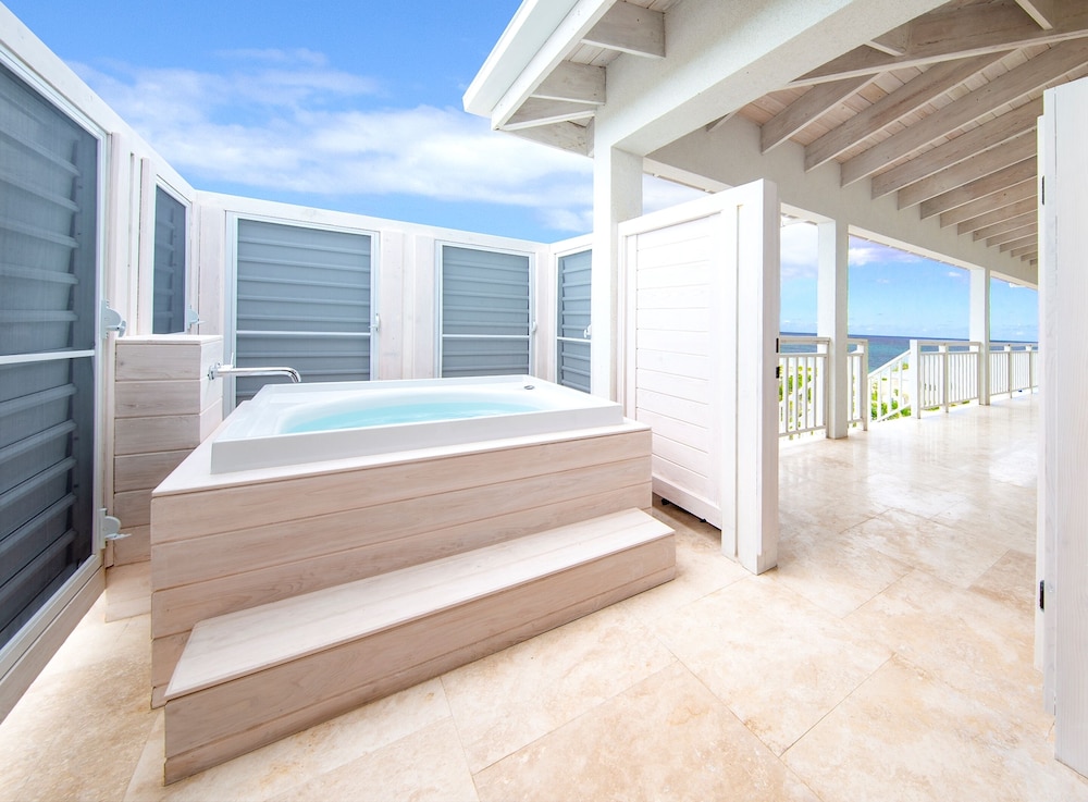 SAILROCK RESORT 48/80