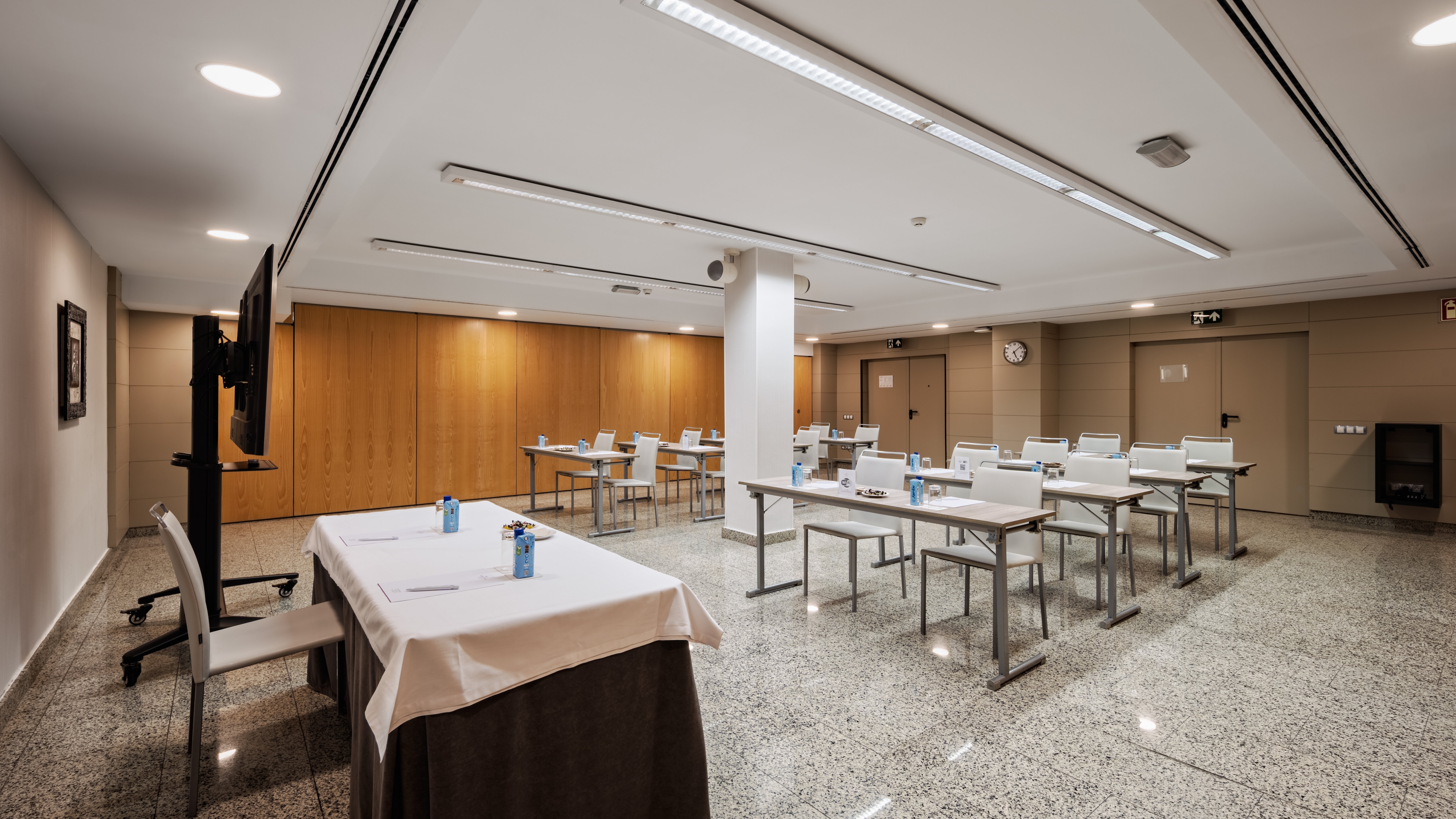 Crowne Plaza Madrid Airport Hotel 37/76