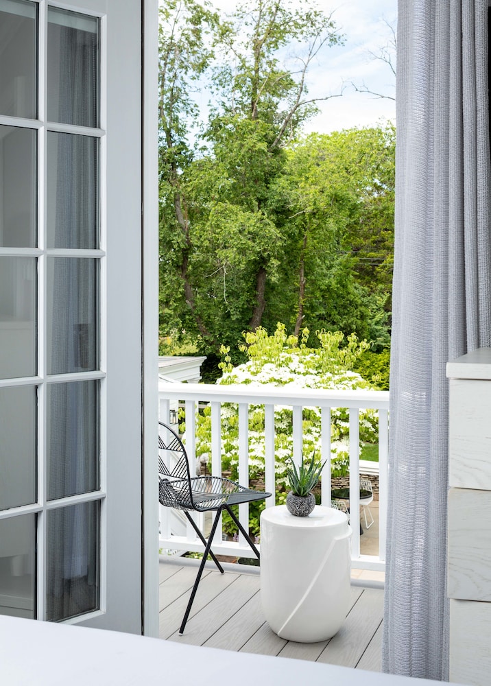 The Richard, The Edgartown Collection 49/51