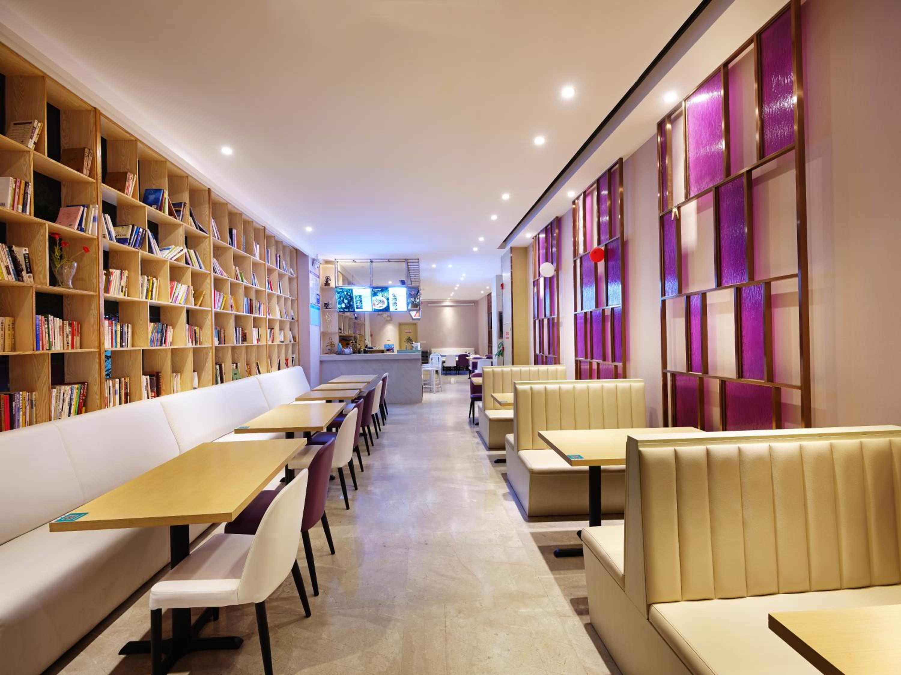 Lavande Hotel (Guangzhou Convention and Exhibition Center, Nanzhou Metro Station) 52/66