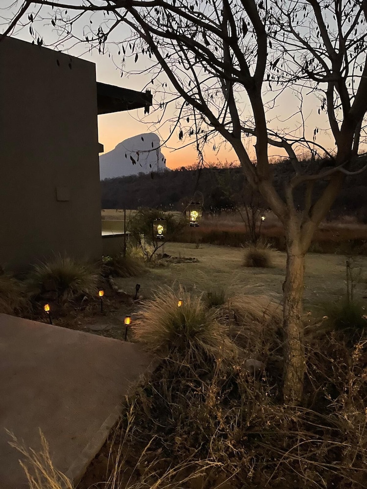 Sofala Lodge 16/23