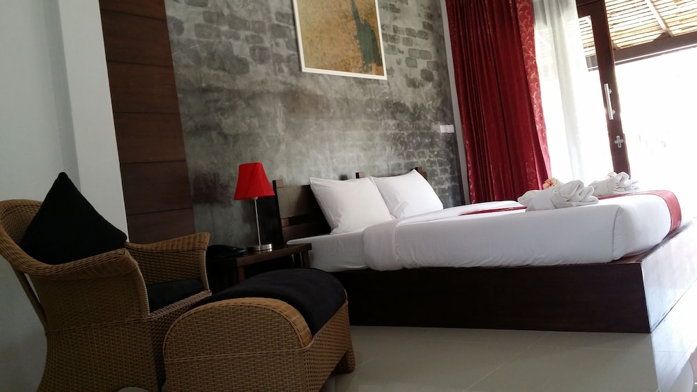 Nana Beach Hotel 22/80
