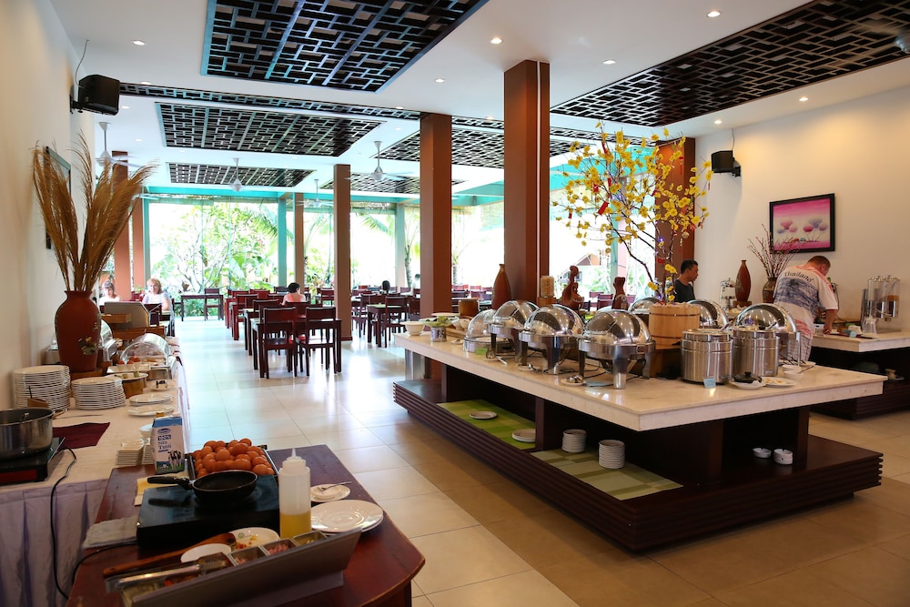 Tropicana Resort 50/74