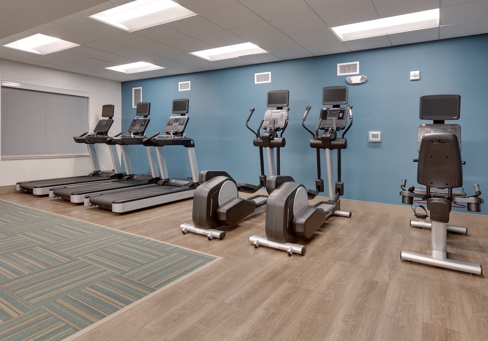 Holiday Inn Express Hotel And Suites Mitchell 34/67