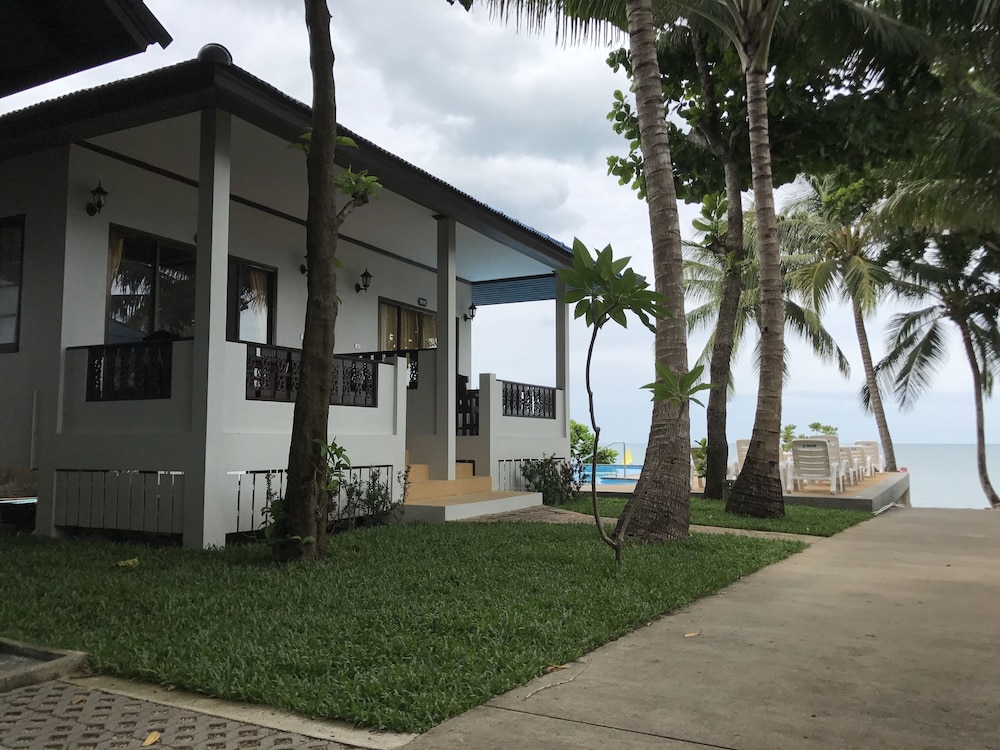 Marina Beach Resort 4/65