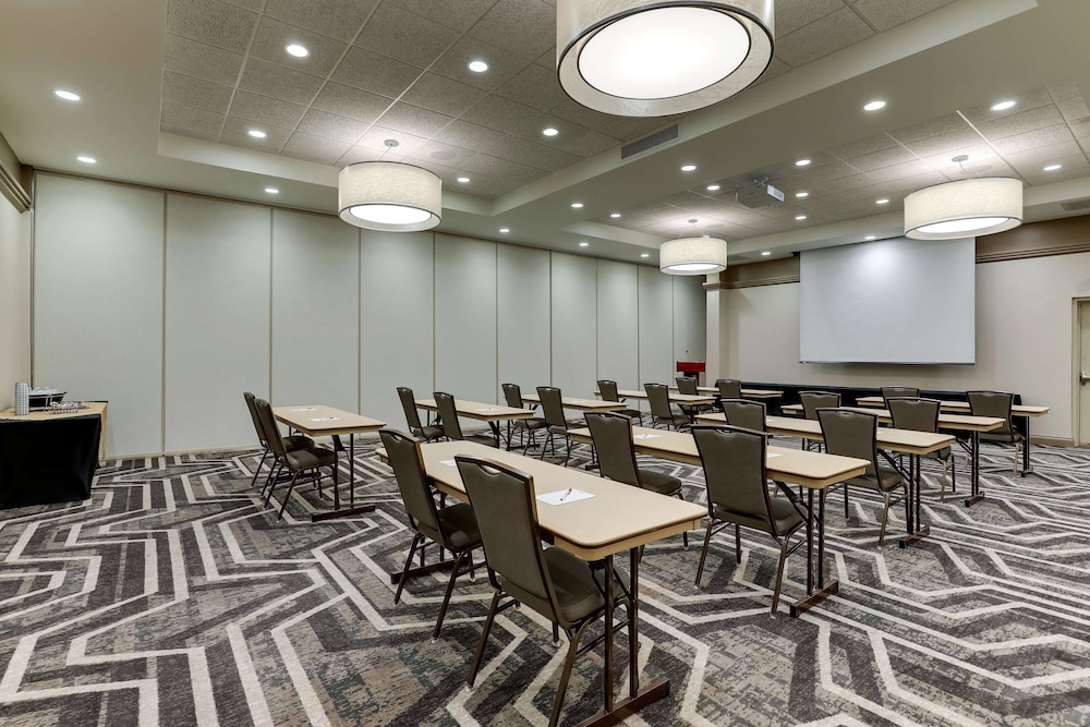 Drury Inn and Suites Kansas City Independence 35/38