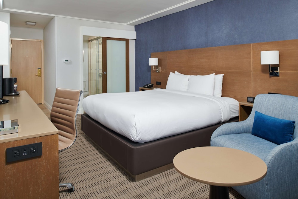 Doubletree By Hilton Torrance South Bay 17/37