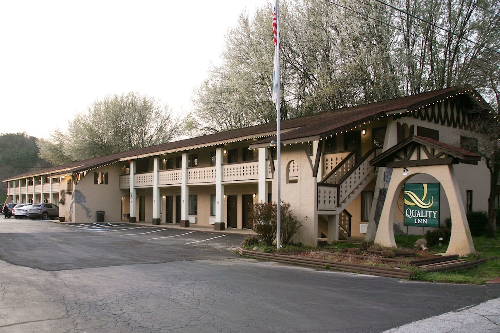 Quality Inn Downtown Helen, GA 3/37
