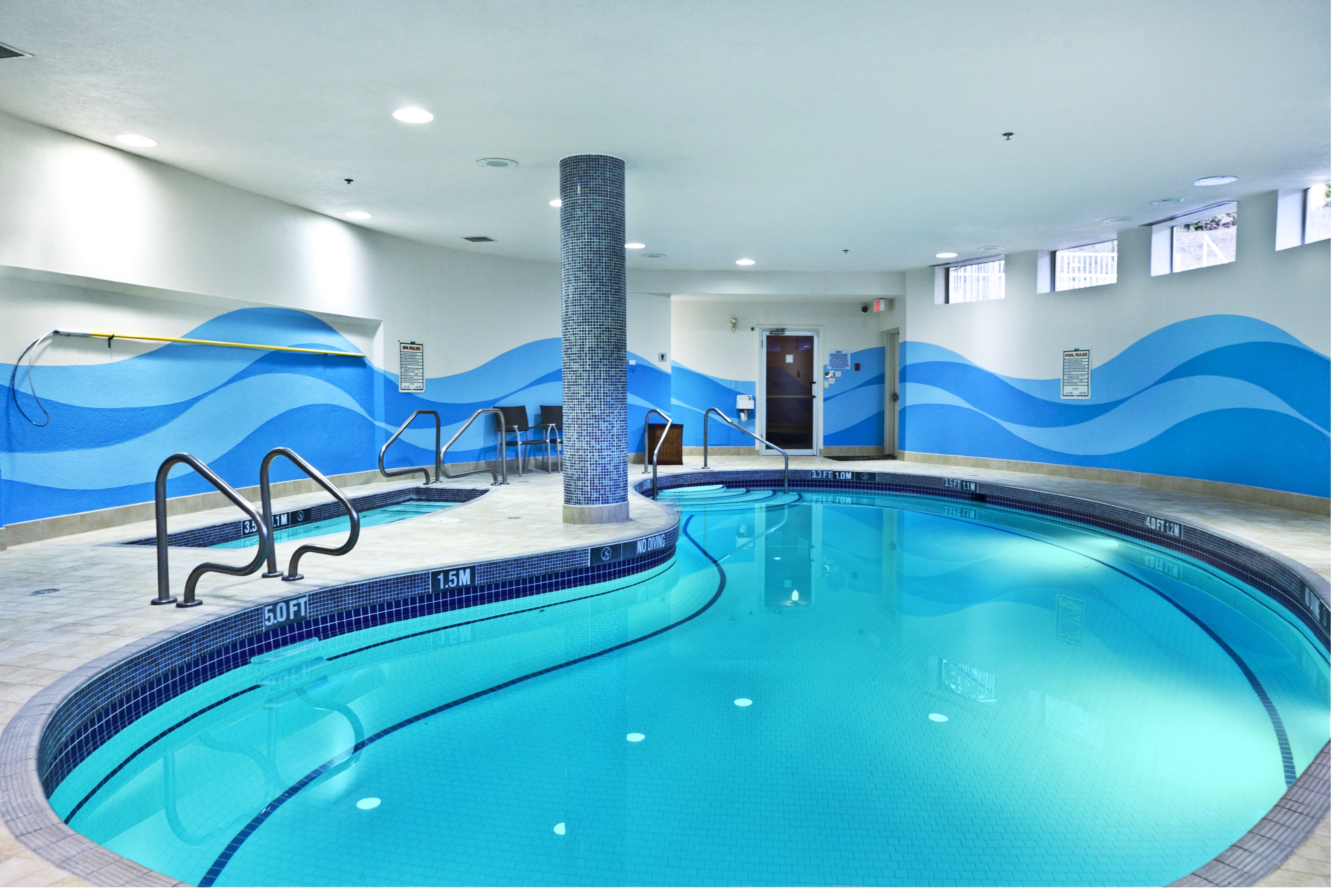 Holiday Inn Express Suites Langley 45/73