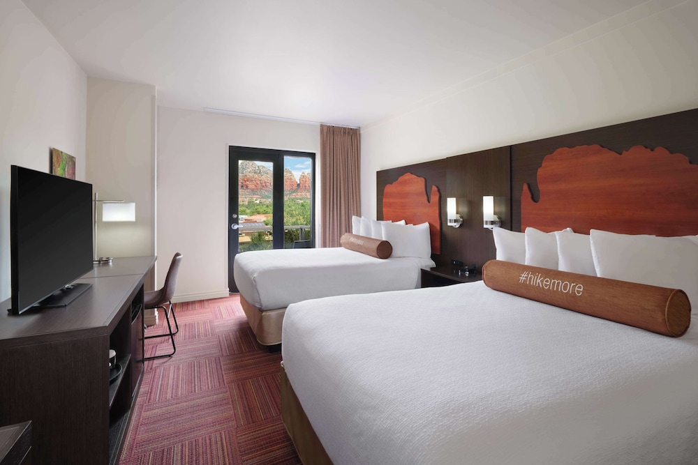 STANDARD, 2 DOUBLE BEDS, WITH VIEW, BALCONY