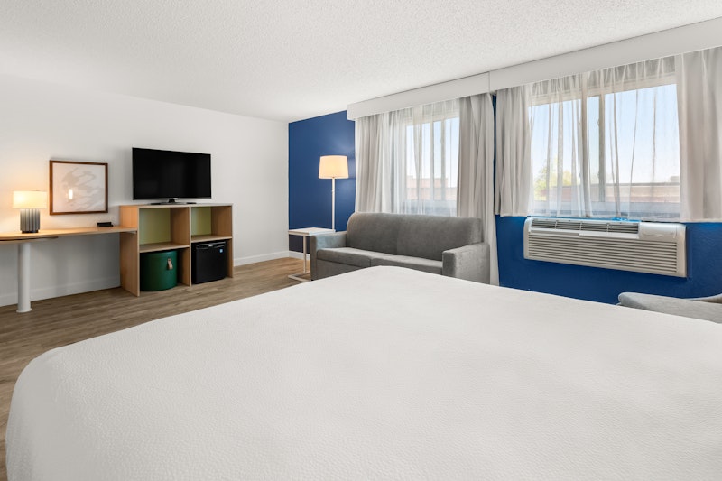 Spark by Hilton Eden Prairie 10/23