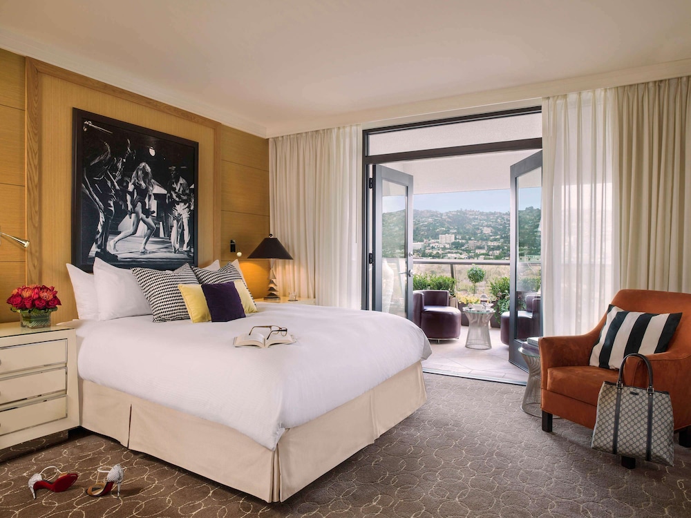 PRESIDENTIAL, SUITE, KING BED, BALCONY