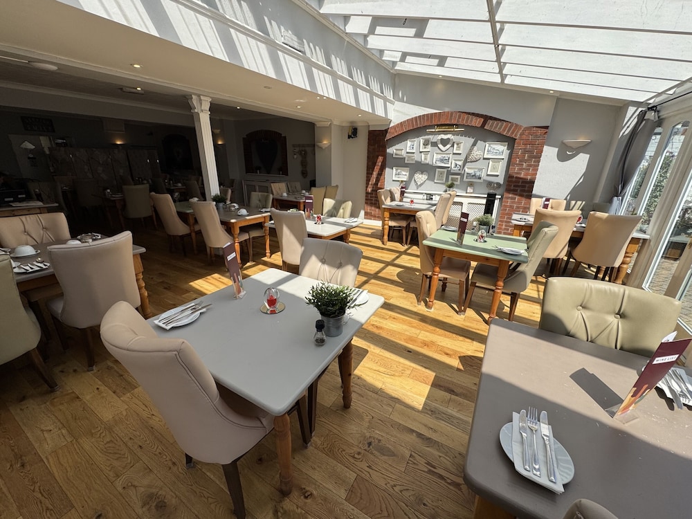 The Gower Hotel 22/35