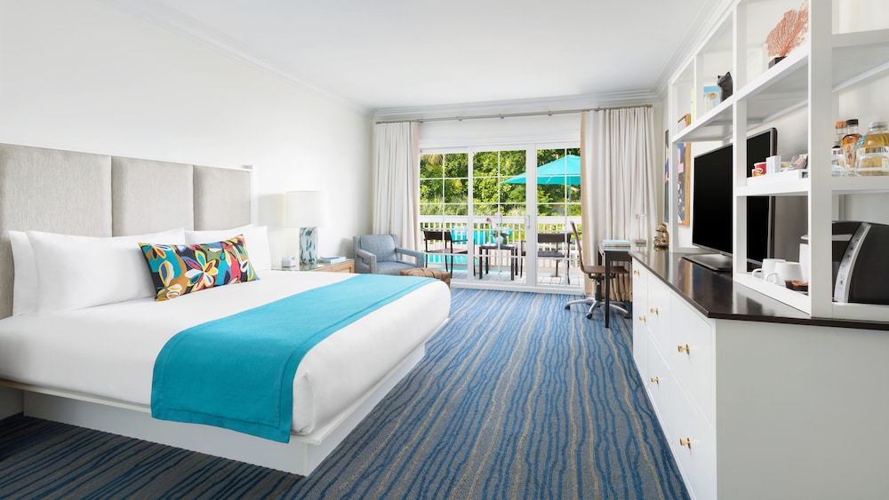 ROOM, KING BED, GARDEN AND POOL VIEW, BALCONY