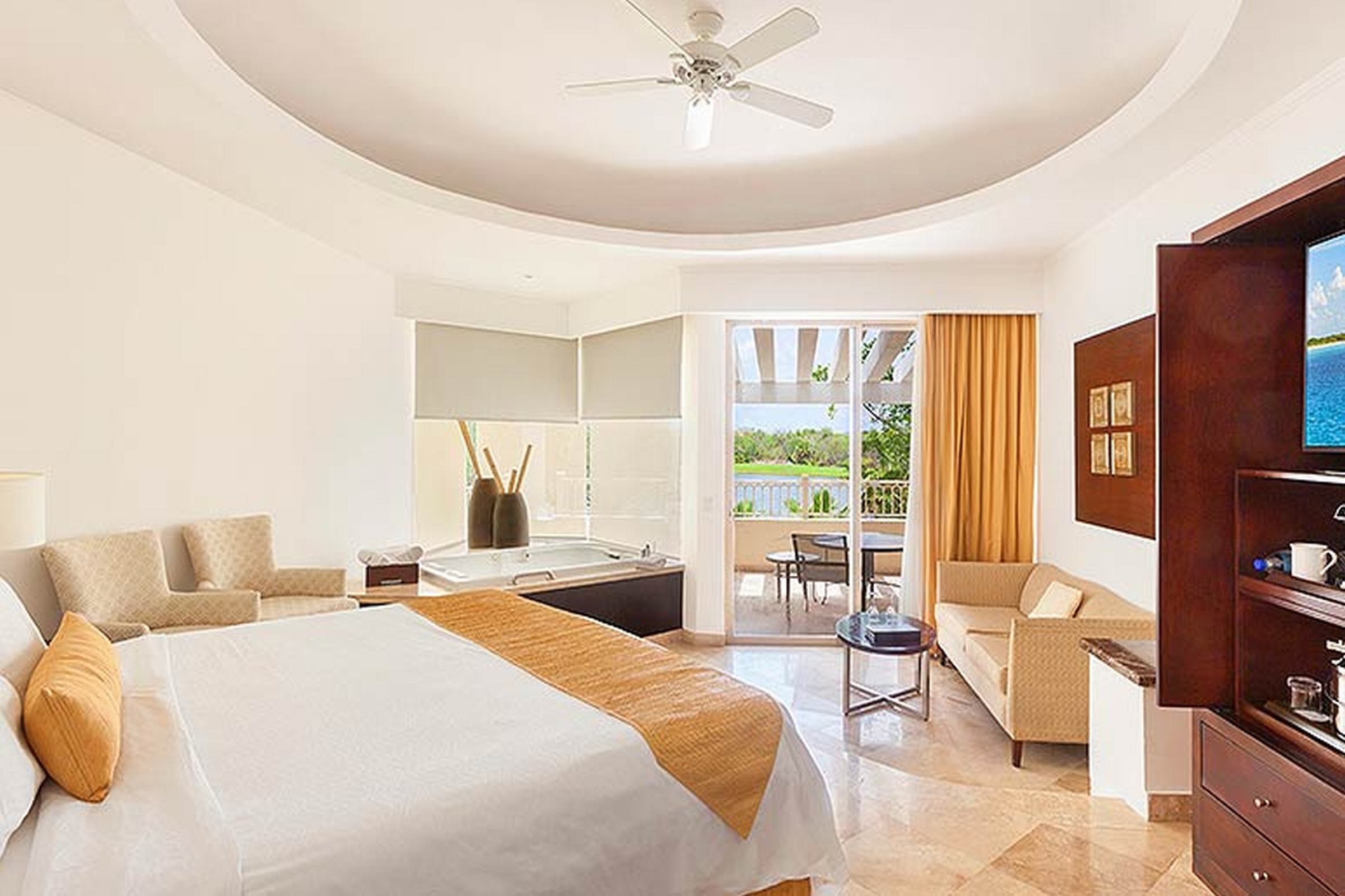 Room, Double Bed, Golf Course View